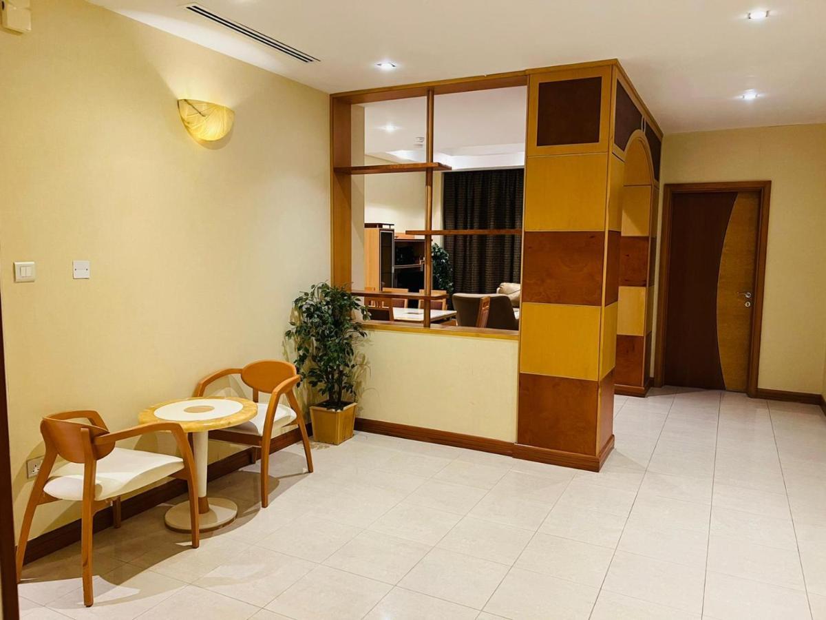 Elite Tower Apartment Seef Exterior photo